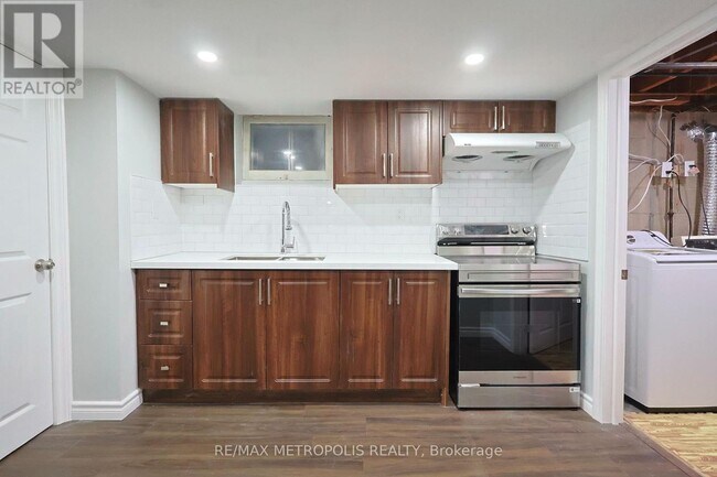 Building Photo - 23 Mountland Dr