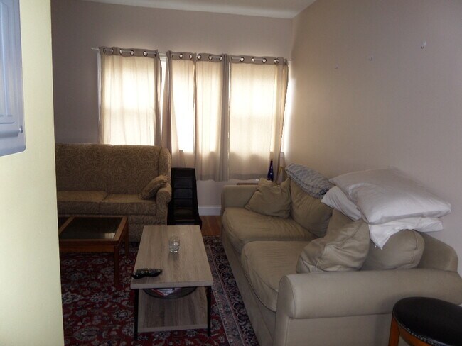 Foto del edificio - 68 Partridge Ave