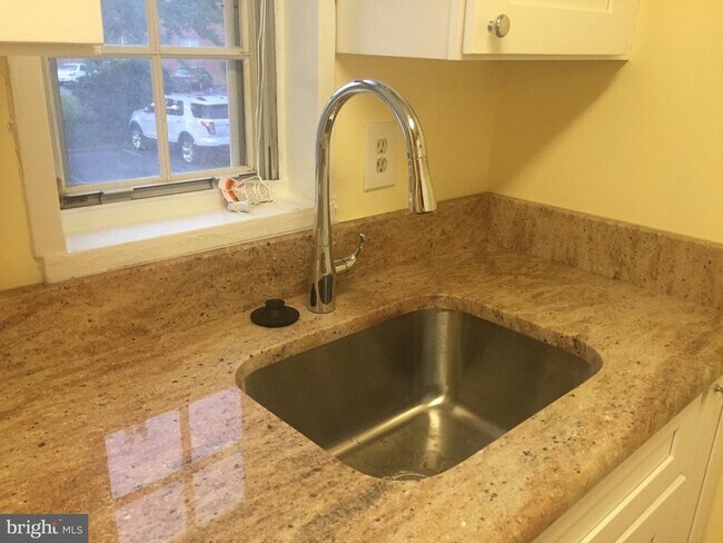 Foto del edificio - 1612 W Abingdon Dr