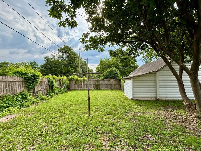 Foto del edificio - Charming 2-Bedroom Home with Newly Remodel...