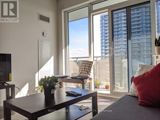 Building Photo - 2520 Eglinton Ave W