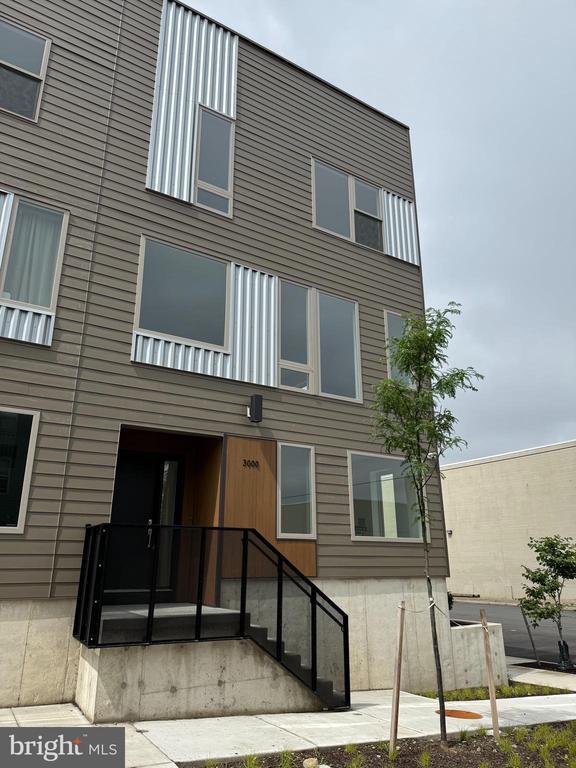 Building Photo - 3000 Riseview Ln