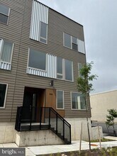 Building Photo - 3000 Riseview Ln