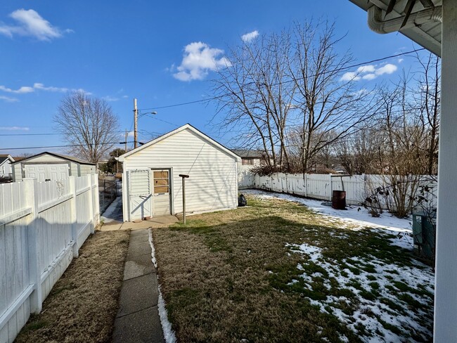 Building Photo - 152 4th St