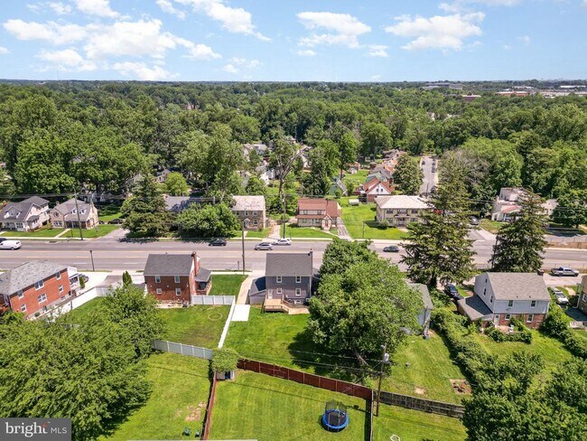 Foto del edificio - 6301 Liberty Rd
