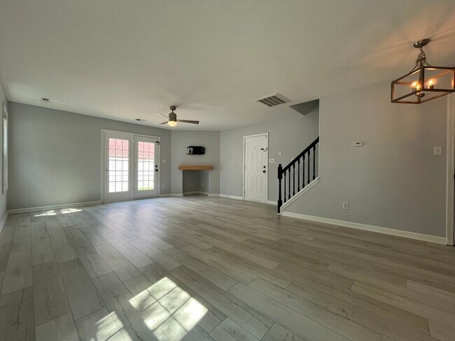 Foto del edificio - 4485 Easywater Ln