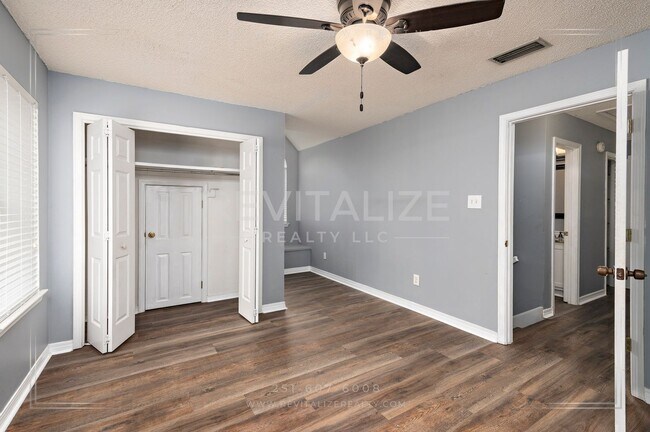 Foto del edificio - Creole Style 3 Bed 2.5 Bath Home on Oversized Lot