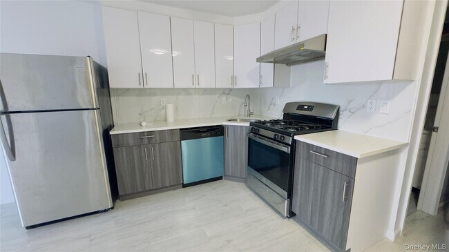 Foto del edificio - 31-22 60th St