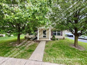 Building Photo - 881 Warrington Ave