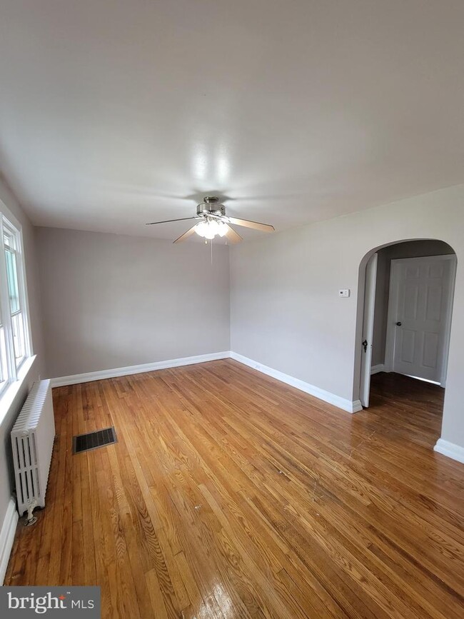 Building Photo - 4635 Wilkens Ave