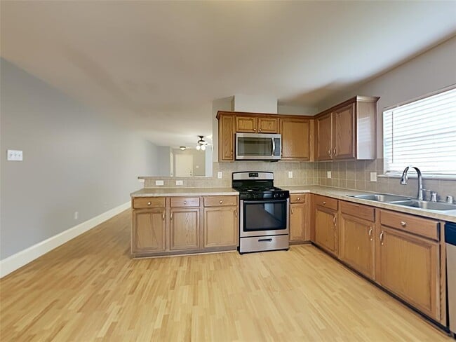 Building Photo - 6339 Macquarie Dr