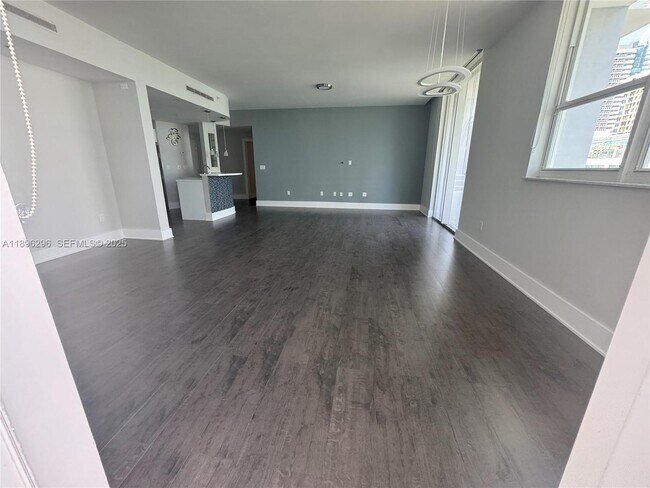 Building Photo - 5970 Indian Creek Dr