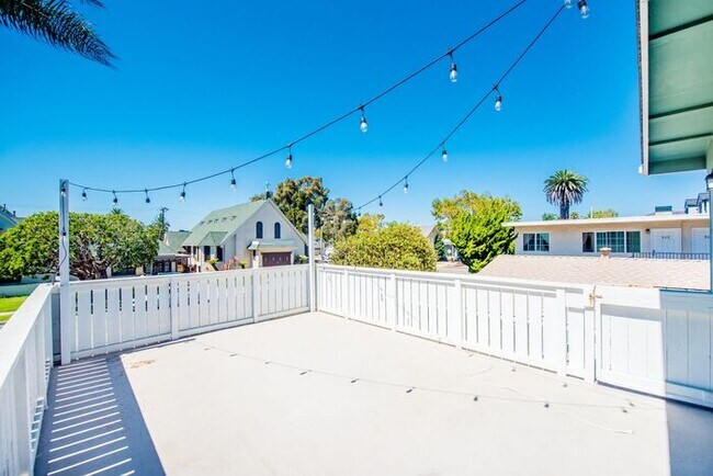 Foto del edificio - Charming Coastal Retreat - Newly Remodeled!