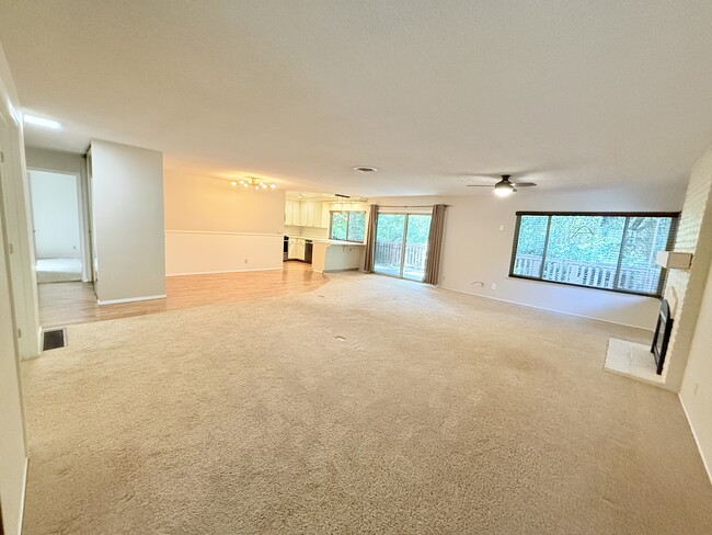 Building Photo - 6917 Monticello Ct
