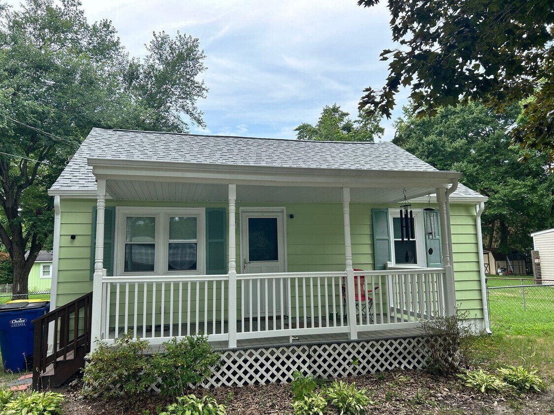 Foto principal - 16104 Pauline Ave