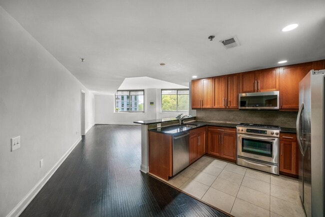 Building Photo - 800 Jackson St