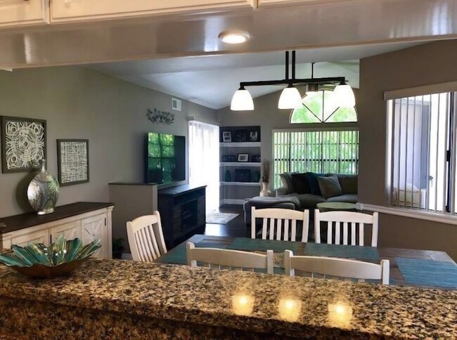 Foto del edificio - 1279 Calle Bonita