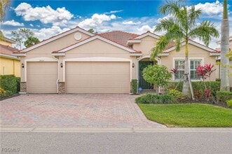 Building Photo - 2852 Royal Gardens Ave