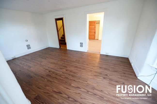 Building Photo - 28 Buell St