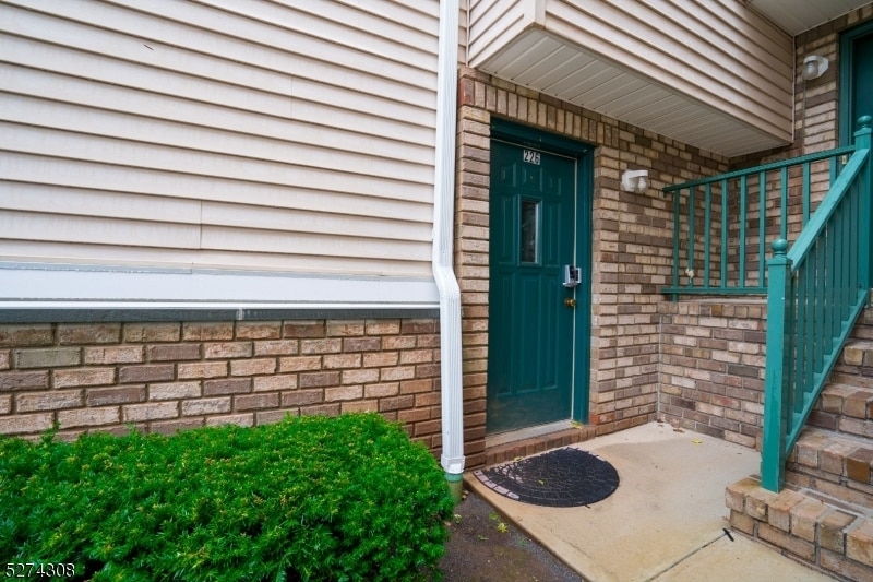 Primary Photo - 226 Rhoads Dr