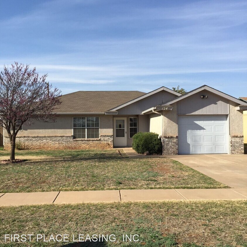 Primary Photo - 3 br, 2 bath House - 124 Lockwood Dr.