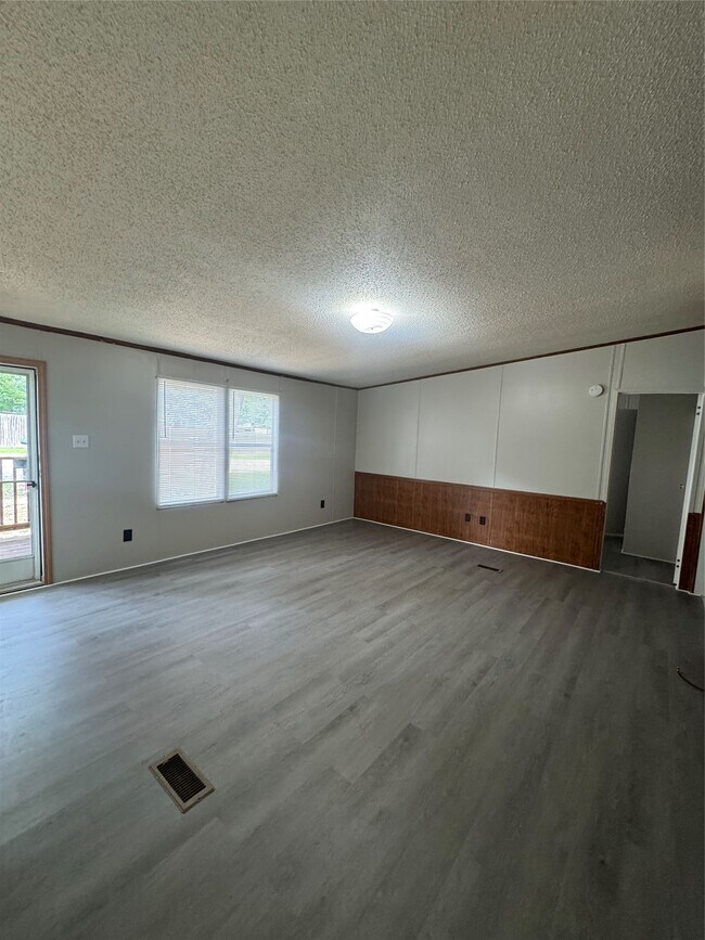 Foto del edificio - 15240 Paradise Cove Dr