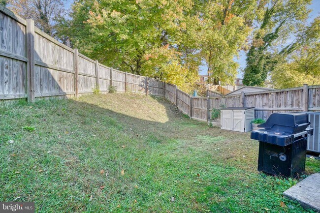 Building Photo - 3500 Moultree Pl