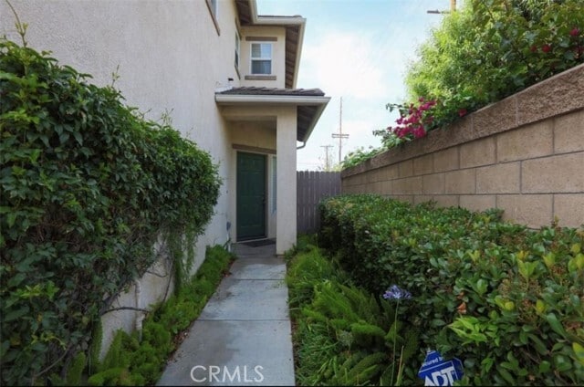 Building Photo - 9122 Lemona Ave