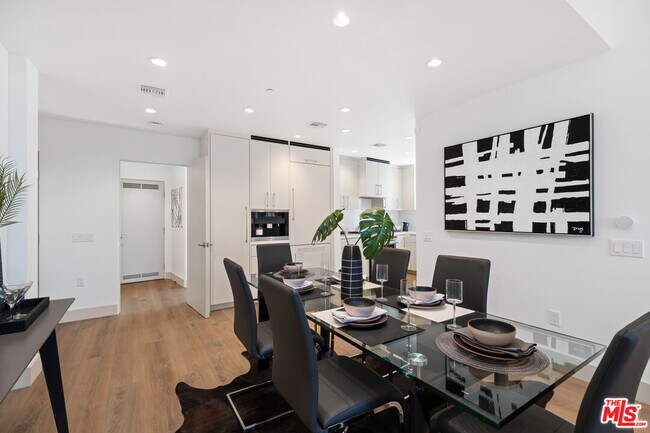 Foto del edificio - 130 S Sepulveda Blvd