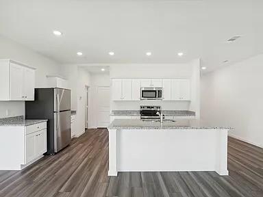 Building Photo - 233 Berthe Ct