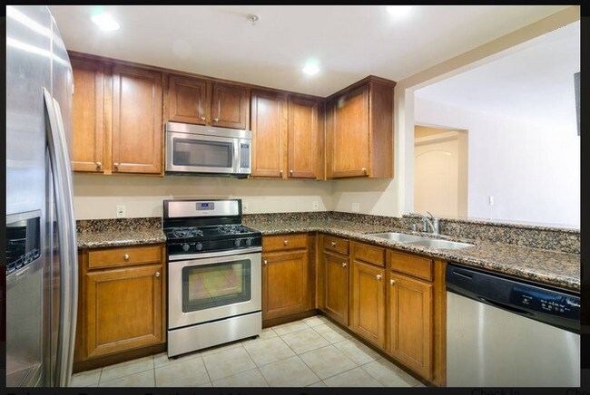 Foto del edificio - 6800 Corbin Ave