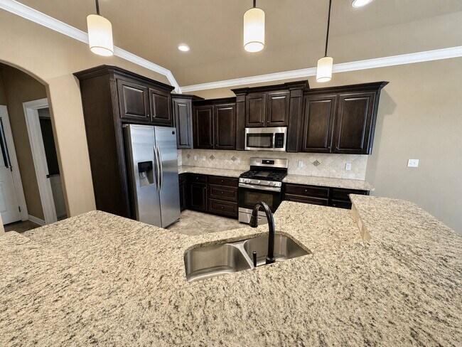 Building Photo - 922 Antler Dr