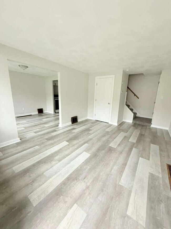 Foto del edificio - Beautifully remodeled 2-bedroom, 1 1/2-bat...