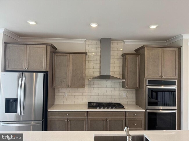 Building Photo - 7730 Meander Ct S