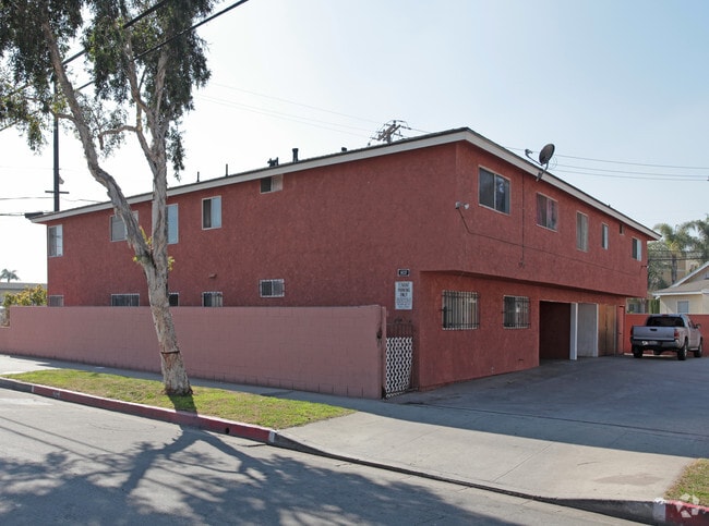 16337 Eucalyptus Ave, Bellflower, CA 90706 Apartments