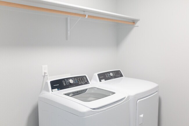 Building Photo - Townhomes at Jericho