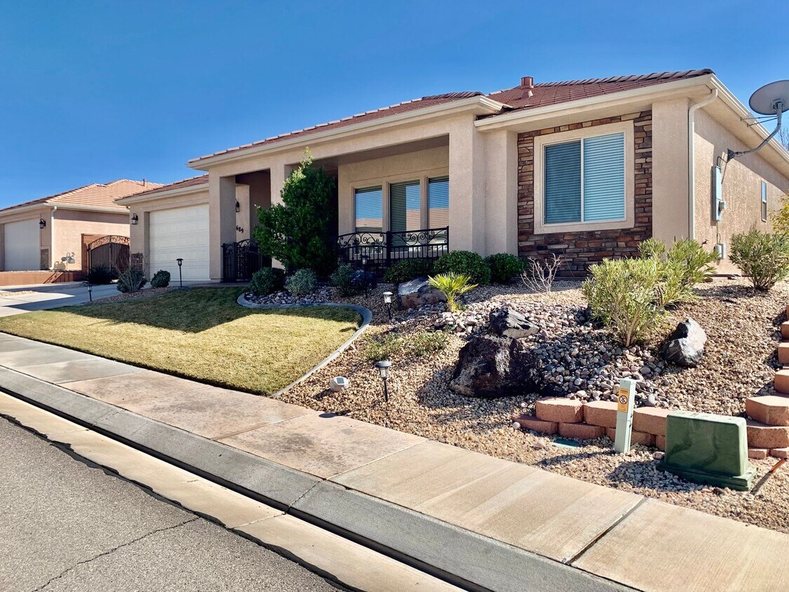 Foto principal - Lovely Home with RV parking in Sky Ridge