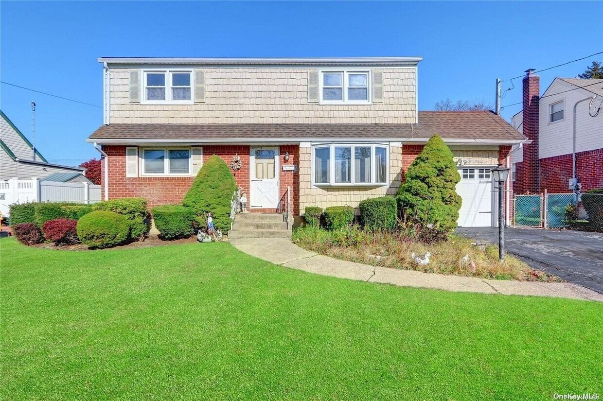 Foto principal - 219 N Rutherford Ave