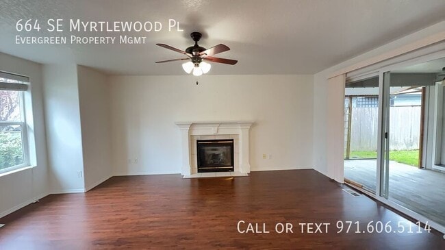 Building Photo - 664 SE Myrtlewood Pl