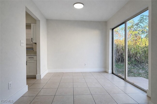 Building Photo - 4265 Desoto Ave