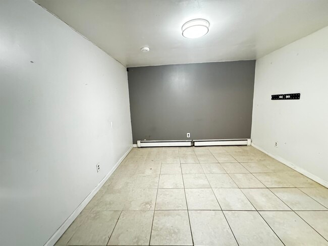 Building Photo - 92 Hancock Ave