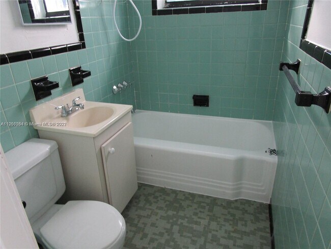 Building Photo - 656 NW 56th St