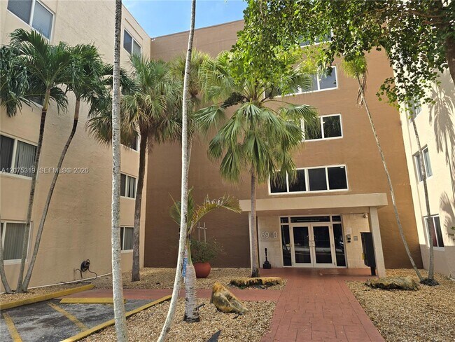 Building Photo - 6940 Miami Gardens Dr