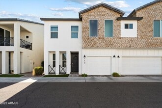 Building Photo - 3030 N 38th St