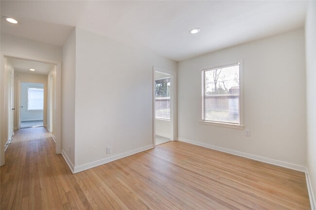 Building Photo - 4117 Pinon Dr