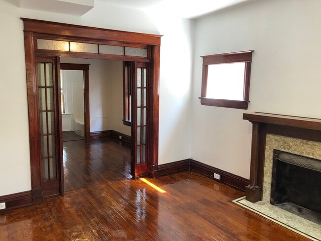 Building Photo - 520 S Sherman St