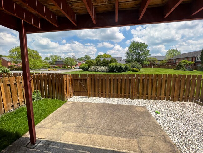 Foto del edificio - 8519 Canterbury Square W