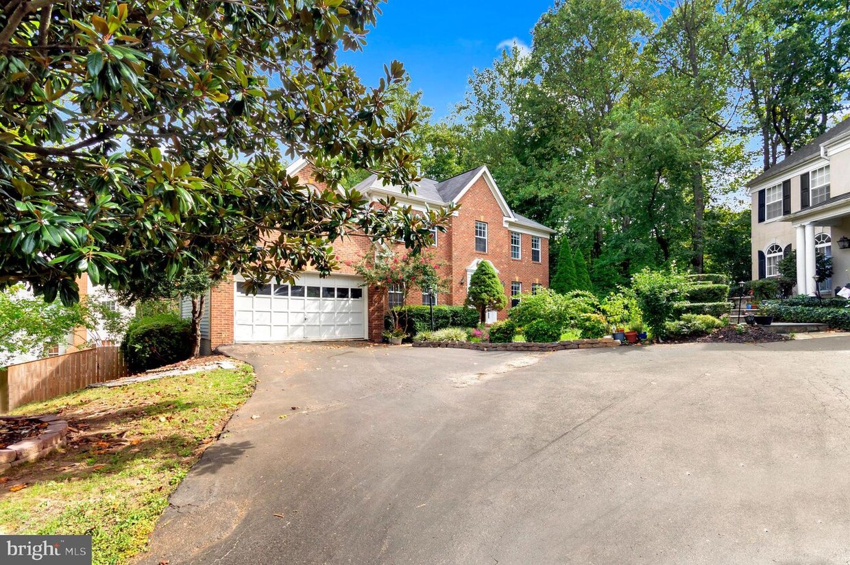 Foto principal - 1379 Dominion Ridge Ln