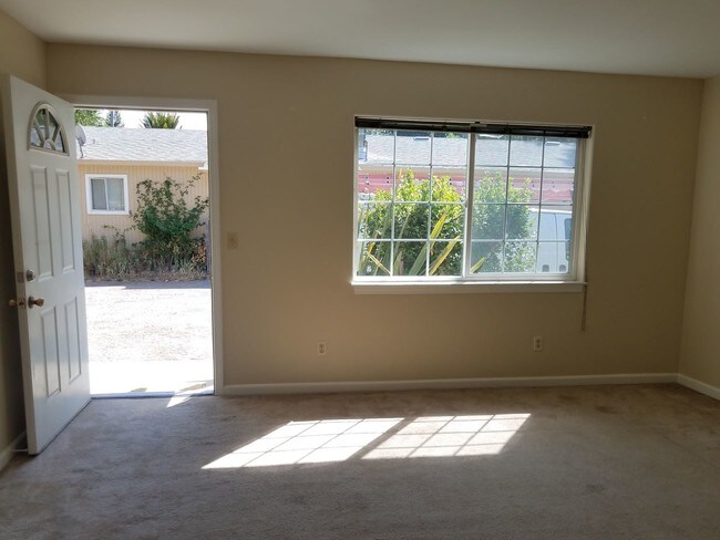 Building Photo - 557 San Geronimo Valley Dr