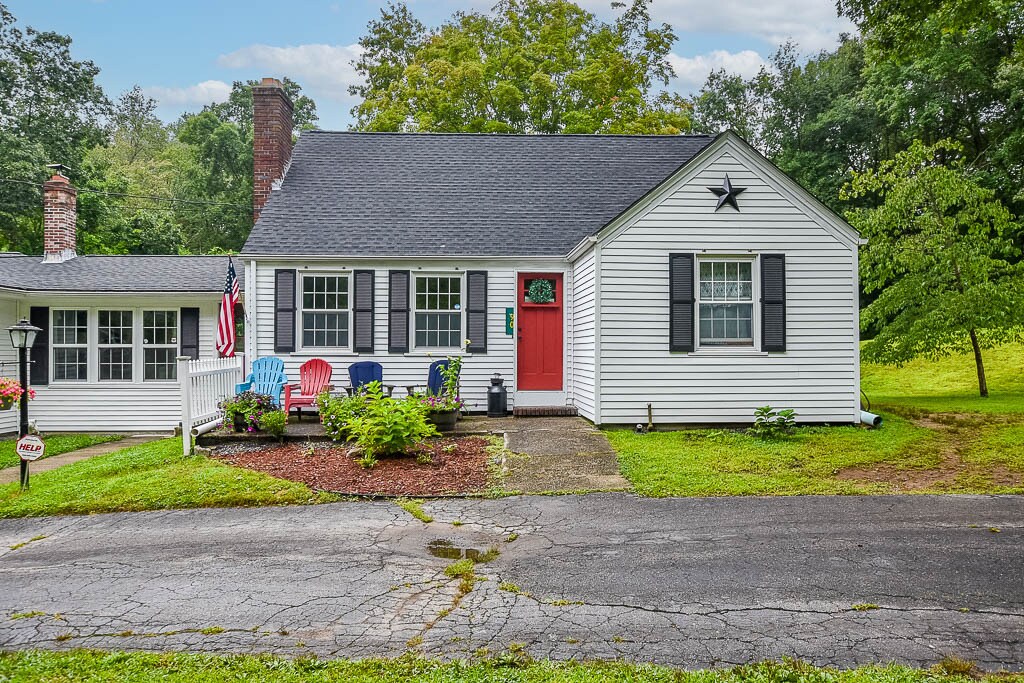 Primary Photo - 90 Cider Mill Rd